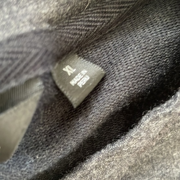 Travis Matthew dark gray sweater top XL - Picture 4 of 6